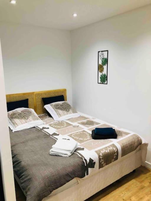 Maisonnette Avec Terrasse Argences エクステリア 写真