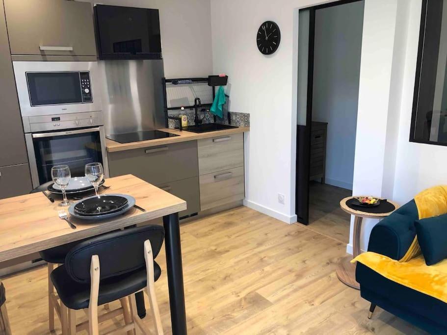 Maisonnette Avec Terrasse Argences エクステリア 写真