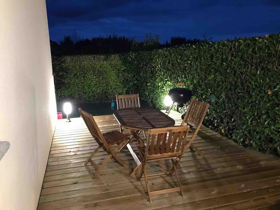 Maisonnette Avec Terrasse Argences エクステリア 写真