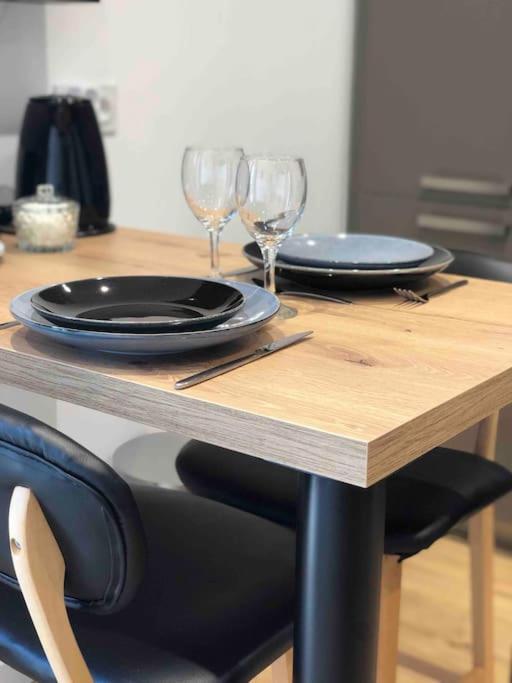 Maisonnette Avec Terrasse Argences エクステリア 写真